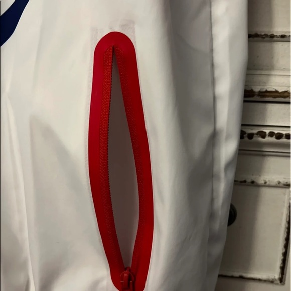 ❤️🤍💙 Men’s Windbreaker Size L Super nice in like new condition - Picture 9 of 14